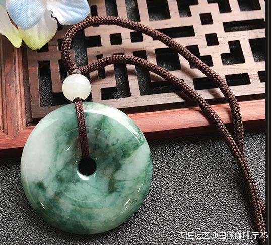 别再说翡翠水深了,是你不懂鉴定而已!-第4张图片-翡翠网 别再说翡翠水深了,是你不懂鉴定而已!-第4张图片-翡翠网