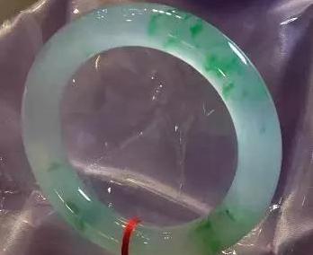 买石练手，200一公斤翡翠原石，切出50万手镯，价值多少？-第5张图片-翡翠网