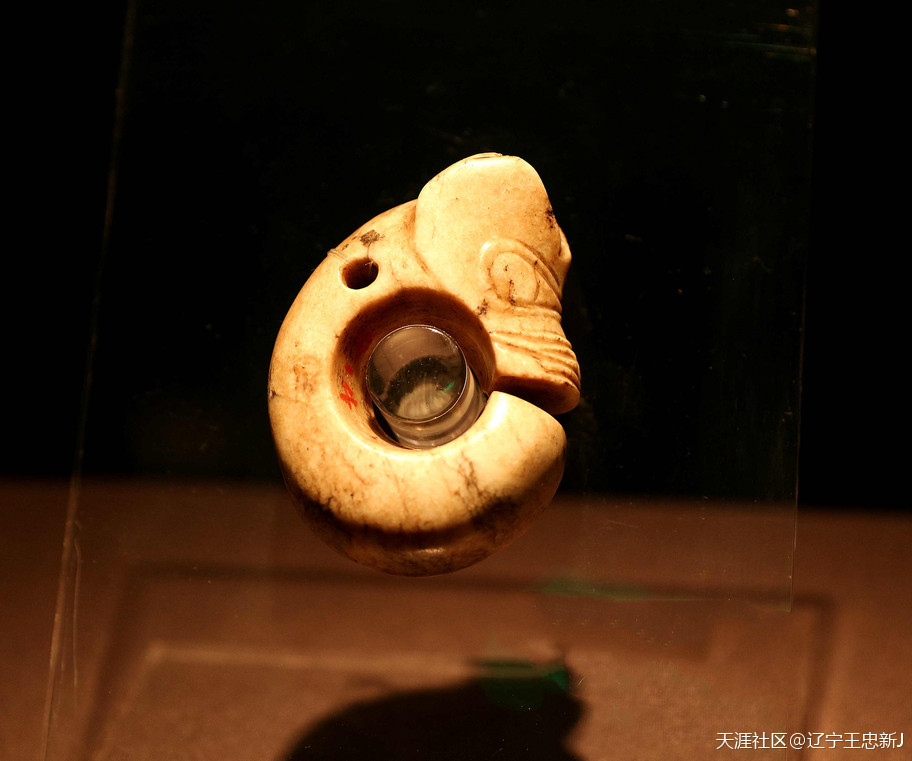 红山文化与“龙”-来自“红山文化”的报告之一-第4张图片-翡翠网 红山文化与“龙”-来自“红山文化”的报告之一-第4张图片-翡翠网