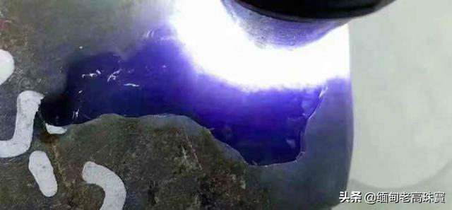 如何选择紫罗兰翡翠?-第2张图片-翡翠网 如何选择紫罗兰翡翠?-第2张图片-翡翠网