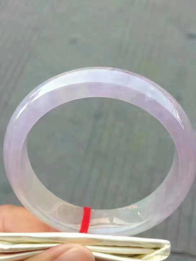 翡翠紫罗兰色好看吗?怎么感觉有些人都不愿意买这个颜色啊?-第1张图片-翡翠网 翡翠紫罗兰色好看吗?怎么感觉有些人都不愿意买这个颜色啊?-第1张图片-翡翠网