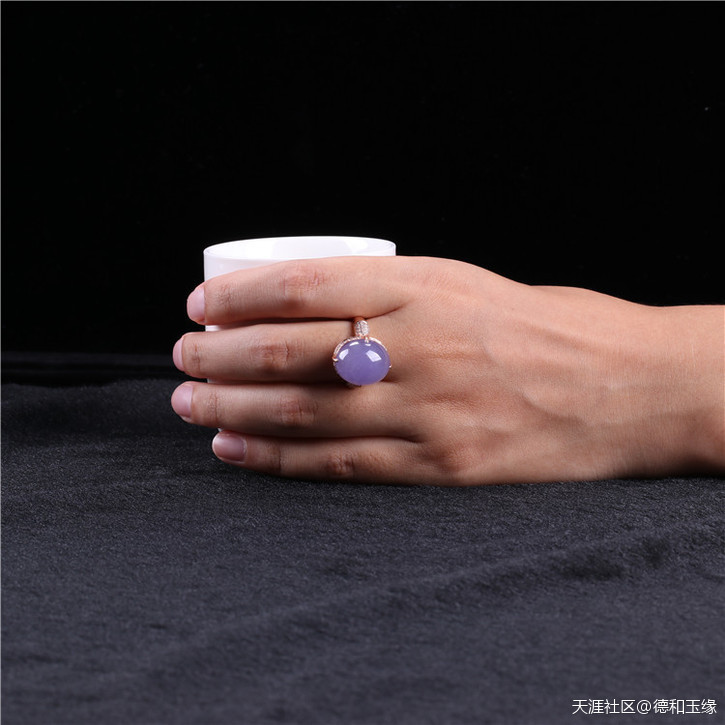 神秘的贵族——紫罗兰翡翠-第5张图片-翡翠网
