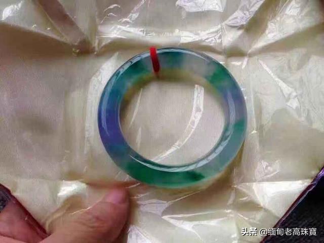 如何选择紫罗兰翡翠?-第7张图片-翡翠网 如何选择紫罗兰翡翠?-第7张图片-翡翠网