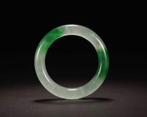 文玩老手购买翡翠玉镯有何秘诀？-第5张图片-翡翠网