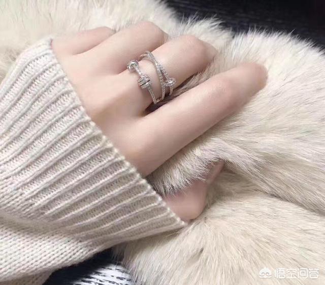 25岁左右的女生有哪些首饰推荐？-第6张图片-翡翠网