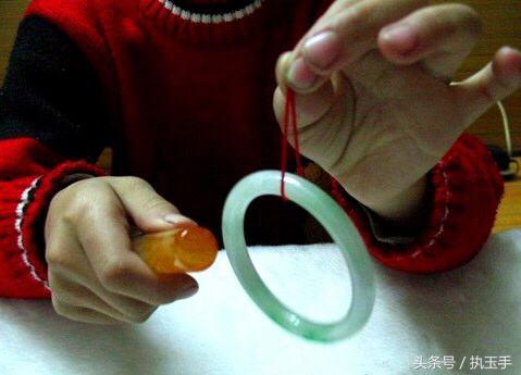 假翡翠手镯要怎样辨别？-第7张图片-翡翠网