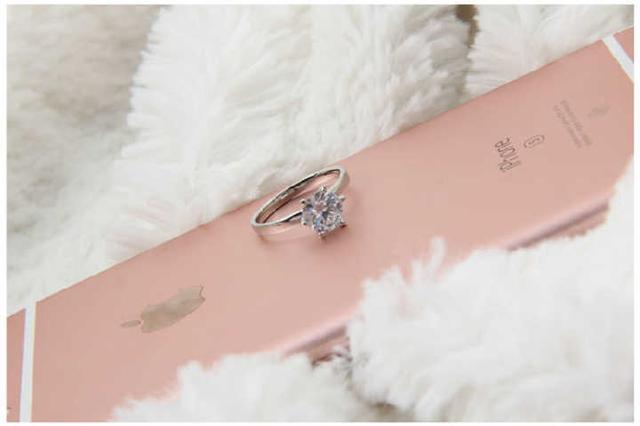 结婚戒指应该怎么戴？-第1张图片-翡翠网