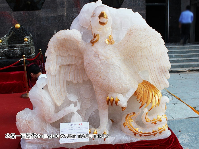 一生难得几回见的庞然大物——见过这么大的天然水晶吗？-第3张图片-翡翠网