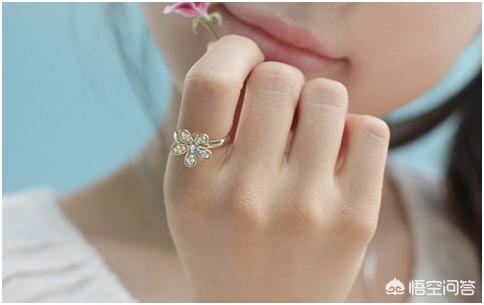戒指戴在每个手指的含义？-第2张图片-翡翠网