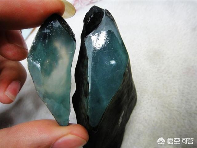 为什么说莫湾基场口翡翠原石的赌性最大?-第6张图片-翡翠网 为什么说莫湾基场口翡翠原石的赌性最大?-第6张图片-翡翠网