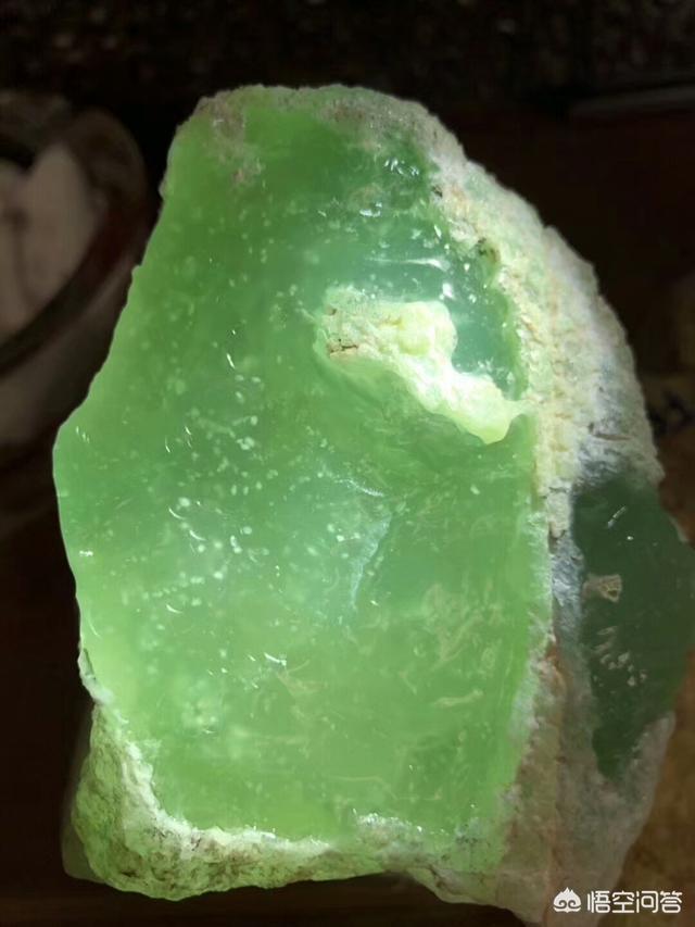 一块品相及皮壳表现很不错的翡翠原石，该如何判断其品质的好坏？-第3张图片-翡翠网