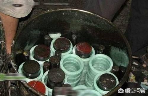 一些街上卖的10元手镯都是从哪来的?-第4张图片-翡翠网 一些街上卖的10元手镯都是从哪来的?-第4张图片-翡翠网