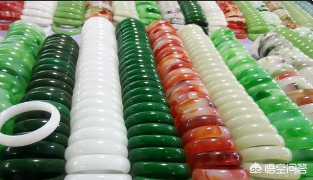 一些街上卖的10元手镯都是从哪来的?-第3张图片-翡翠网 一些街上卖的10元手镯都是从哪来的?-第3张图片-翡翠网