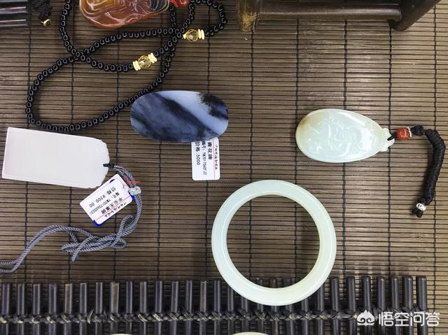 纯白色的玉镯真的很难买吗?-第2张图片-翡翠网 纯白色的玉镯真的很难买吗?-第2张图片-翡翠网