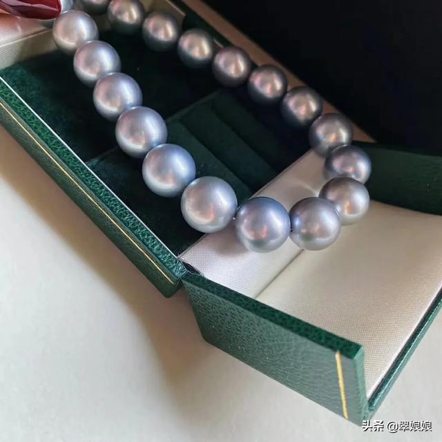 30岁左右的女人,戴什么样的珠宝首饰更能体现高级感?-第3张图片-翡翠网 30岁左右的女人,戴什么样的珠宝首饰更能体现高级感?-第3张图片-翡翠网