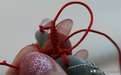 常见的手链、挂件的打结方法(图)?-第7张图片-翡翠网 常见的手链、挂件的打结方法(图)?-第7张图片-翡翠网