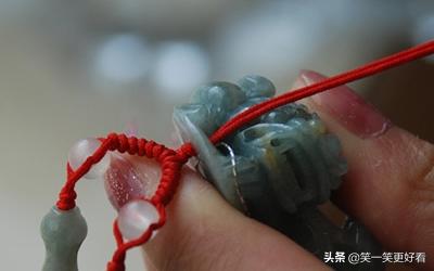 常见的手链、挂件的打结方法(图)?-第2张图片-翡翠网 常见的手链、挂件的打结方法(图)?-第2张图片-翡翠网
