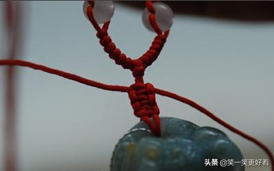 常见的手链、挂件的打结方法(图)?-第8张图片-翡翠网 常见的手链、挂件的打结方法(图)?-第8张图片-翡翠网