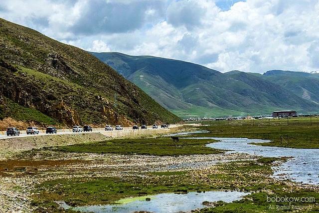 玉没有磕碰过的情况下,突然有个很小的坑,是正常的吗?-第4张图片-翡翠网 玉没有磕碰过的情况下,突然有个很小的坑,是正常的吗?-第4张图片-翡翠网