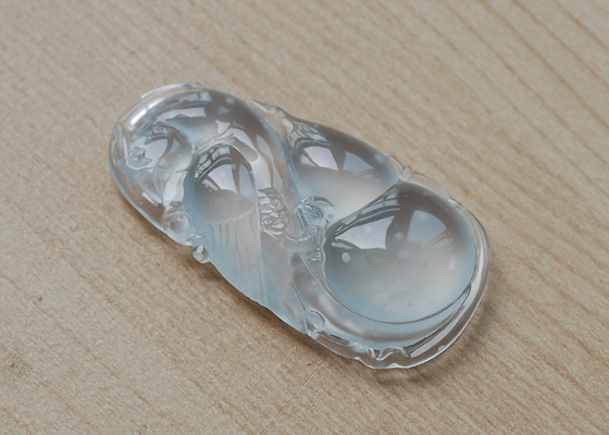 这款翡翠貔貅把件是老坑冰种有证书a 货标价2600元请师傅们帮我看看,谢谢了-第1张图片-翡翠网 这款翡翠貔貅把件是老坑冰种有证书a 货标价2600元请师傅们帮我看看,谢谢了-第1张图片-翡翠网