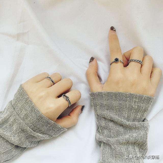 戴戒指光好看就行吗?戒指的戴法和意义重要吗?-第4张图片-翡翠网 戴戒指光好看就行吗?戒指的戴法和意义重要吗?-第4张图片-翡翠网