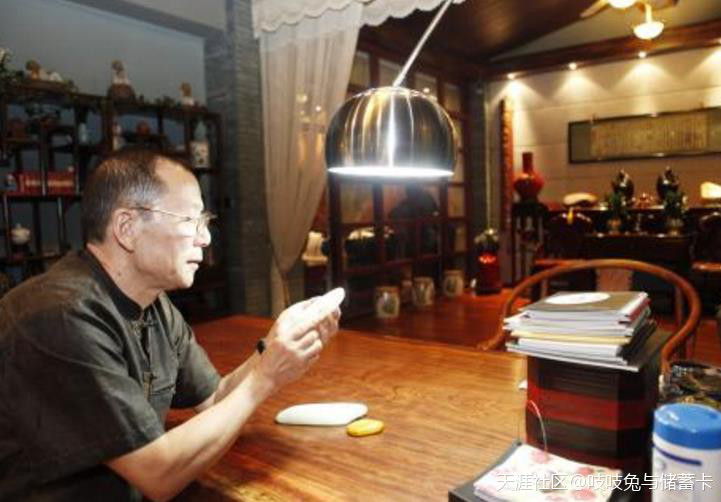 满怀感恩之情，蒋有儒先生以赤子之心推开了和田玉文化的大门(转载)-第1张图片-翡翠网
