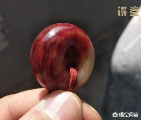 马未都先生说过,仿血沁可以把玉放在羊腿里三年,如果人死三年,血还会这么新鲜吗?-第4张图片-翡翠网 马未都先生说过,仿血沁可以把玉放在羊腿里三年,如果人死三年,血还会这么新鲜吗?-第4张图片-翡翠网