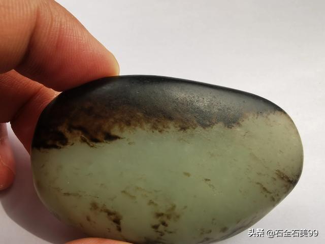 大家帮我看看这是不是和田玉，皮色对不对？-第1张图片-翡翠网