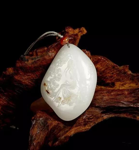 和田玉稀有材料的排行是什么样的?-第5张图片-翡翠网 和田玉稀有材料的排行是什么样的?-第5张图片-翡翠网