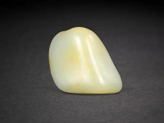 和田玉稀有材料的排行是什么样的?-第8张图片-翡翠网 和田玉稀有材料的排行是什么样的?-第8张图片-翡翠网