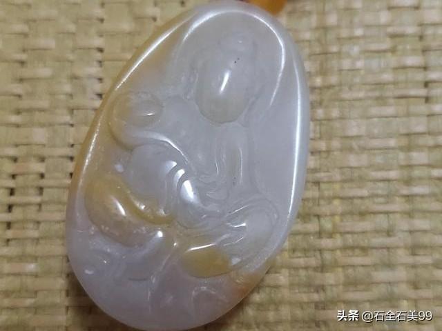 谁能帮忙看看这是不是和田玉?-第3张图片-翡翠网 谁能帮忙看看这是不是和田玉?-第3张图片-翡翠网