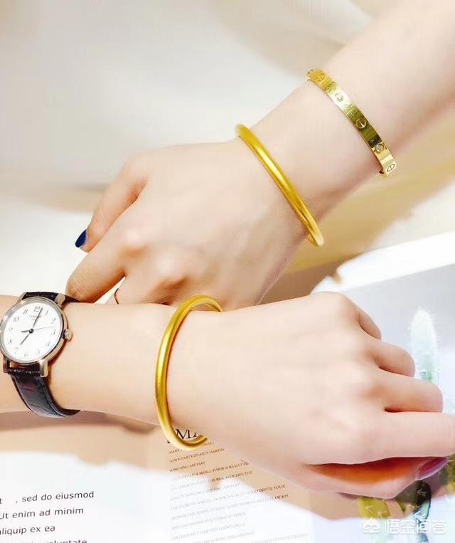 40岁了戴什么样的手镯好看?-第2张图片-翡翠网 40岁了戴什么样的手镯好看?-第2张图片-翡翠网