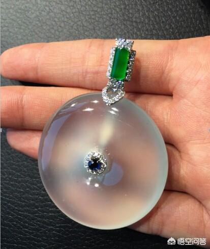 冰种贵还是玻璃种贵?-第1张图片-翡翠网 冰种贵还是玻璃种贵?-第1张图片-翡翠网