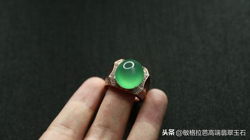 翡翠毛料打灯怎么看种教学?-第5张图片-翡翠网 翡翠毛料打灯怎么看种教学?-第5张图片-翡翠网