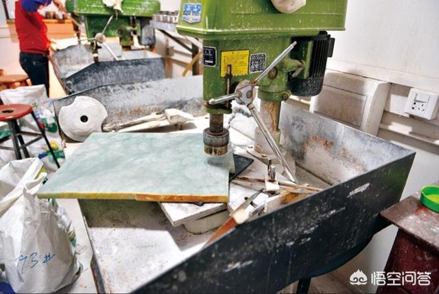 一件精美的翡翠手镯是怎样加工出来的？-第1张图片-翡翠网