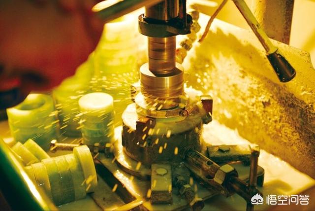 一件精美的翡翠手镯是怎样加工出来的？-第4张图片-翡翠网