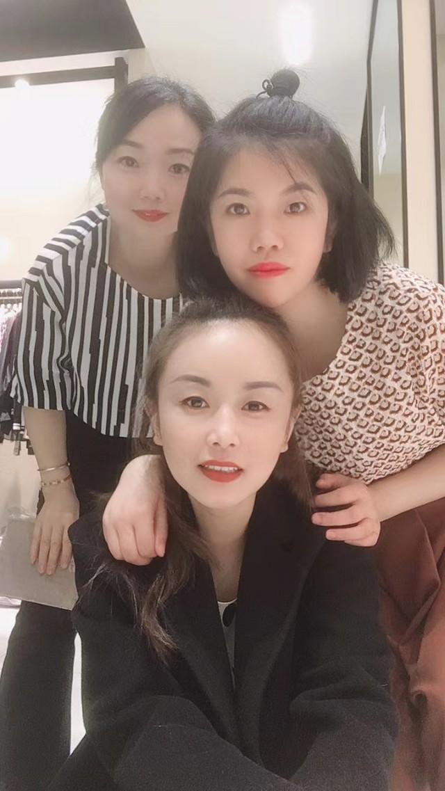 请大家帮忙看看,这个翡翠手镯值多少钱?-第3张图片-翡翠网 请大家帮忙看看,这个翡翠手镯值多少钱?-第3张图片-翡翠网