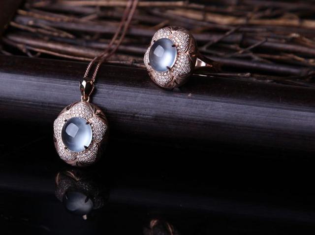 为什么老坑翡翠比新坑翡翠质量好?-第2张图片-翡翠网 为什么老坑翡翠比新坑翡翠质量好?-第2张图片-翡翠网