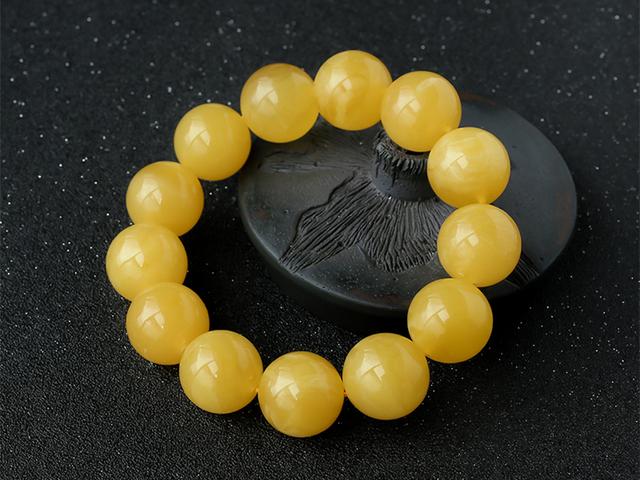 哪种蜜蜡价值最大?-第4张图片-翡翠网 哪种蜜蜡价值最大?-第4张图片-翡翠网