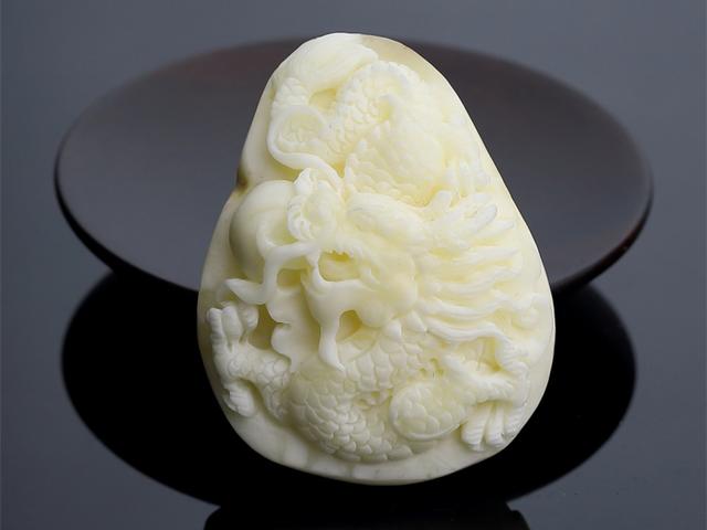 哪种蜜蜡价值最大?-第2张图片-翡翠网 哪种蜜蜡价值最大?-第2张图片-翡翠网