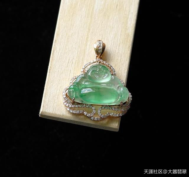 【大器翡翠】—— 玻璃种翡翠 木那佛-第1张图片-翡翠网 【大器翡翠】—— 玻璃种翡翠 木那佛-第1张图片-翡翠网