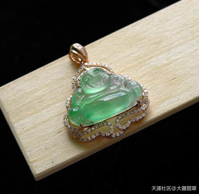 【大器翡翠】—— 玻璃种翡翠 木那佛-第4张图片-翡翠网 【大器翡翠】—— 玻璃种翡翠 木那佛-第4张图片-翡翠网