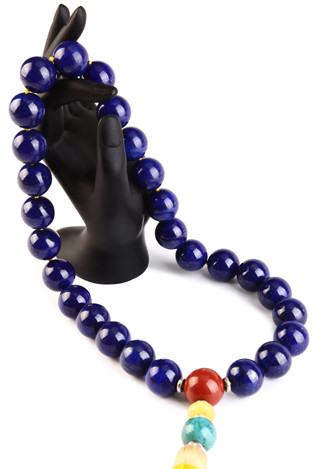 【甄彩珠宝-青金石篇】鉴别青金石的好坏!分辨青金石真伪!-第1张图片-翡翠网 【甄彩珠宝-青金石篇】鉴别青金石的好坏!分辨青金石真伪!-第1张图片-翡翠网