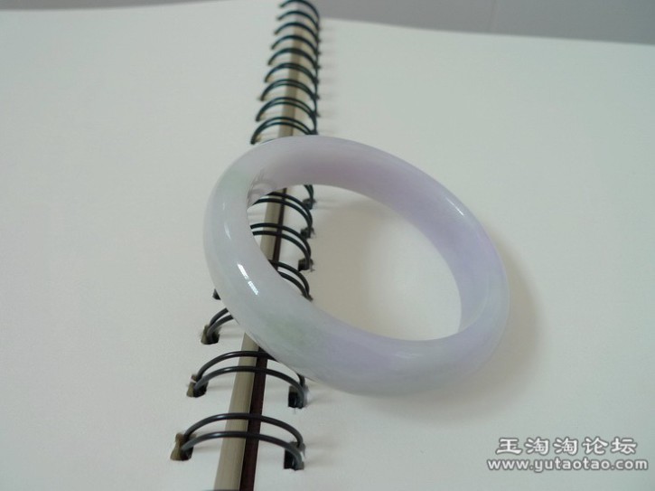 每一款翡翠皆为“天然A货翡翠”为标准(转载)-第1张图片-翡翠网 每一款翡翠皆为“天然A货翡翠”为标准(转载)-第1张图片-翡翠网