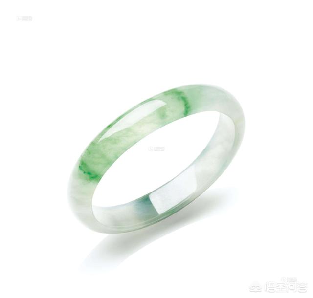 女士翡翠手镯该如何选择?-第7张图片-翡翠网 女士翡翠手镯该如何选择?-第7张图片-翡翠网