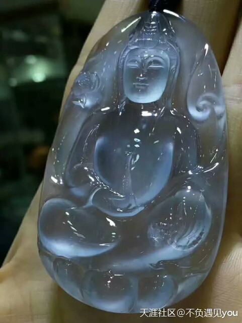 翡翠原石种最顶级的“玻璃种”究竟什么来头,引得无数翠友热捧!-第3张图片-翡翠网 翡翠原石种最顶级的“玻璃种”究竟什么来头,引得无数翠友热捧!-第3张图片-翡翠网