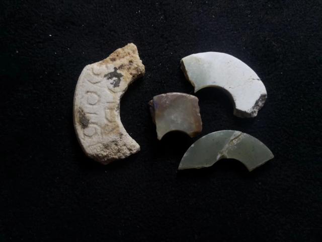 质疑:本着对藏家与藏品负责的态度，某些电视台仅凭几张照片在线鉴定真假，可信吗？-第1张图片-翡翠网