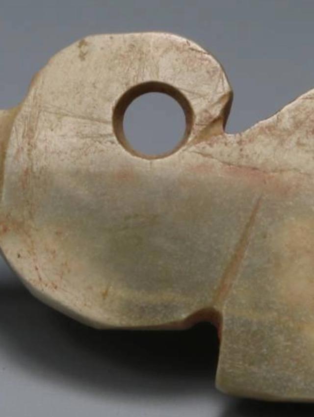 质疑:本着对藏家与藏品负责的态度，某些电视台仅凭几张照片在线鉴定真假，可信吗？-第8张图片-翡翠网