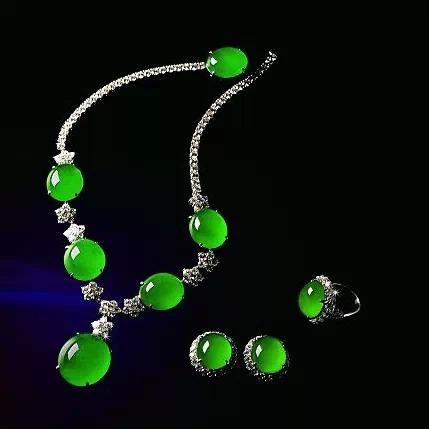 上千万与上亿的珍藏级翡翠项链的差别有哪些?-第8张图片-翡翠网 上千万与上亿的珍藏级翡翠项链的差别有哪些?-第8张图片-翡翠网