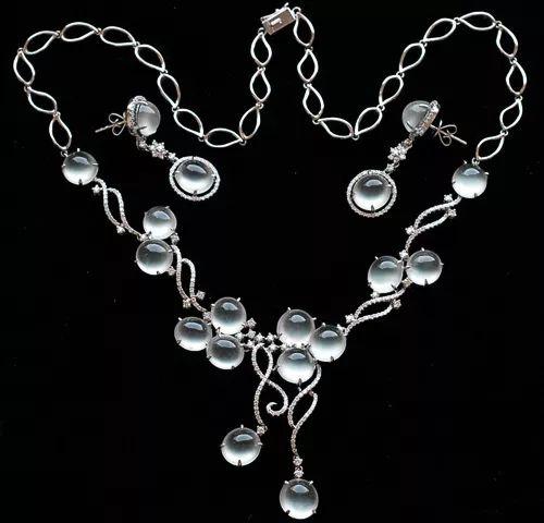 上千万与上亿的珍藏级翡翠项链的差别有哪些?-第22张图片-翡翠网 上千万与上亿的珍藏级翡翠项链的差别有哪些?-第22张图片-翡翠网